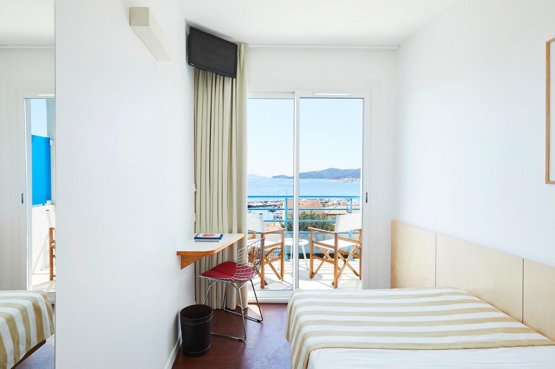 Hotel California Le Lavandou Room photo